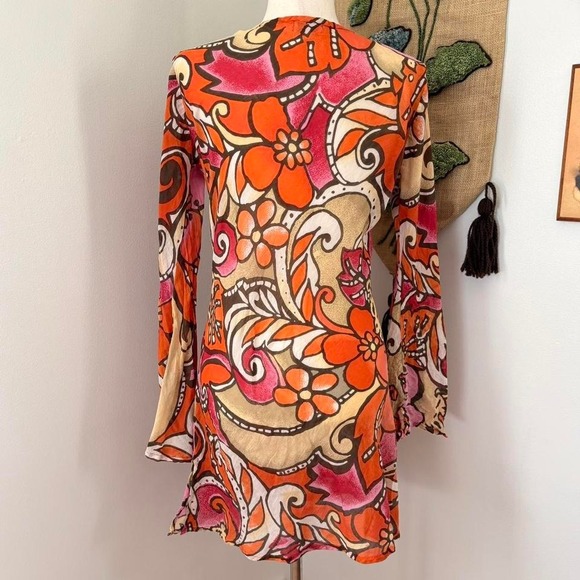 Retro Floral Sequin Bell Sleeve Dress - Picture 3 of 6